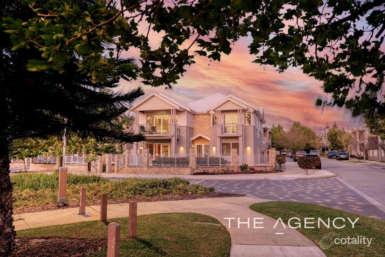 2 Oahu Gdns, Hillarys, WA 6025