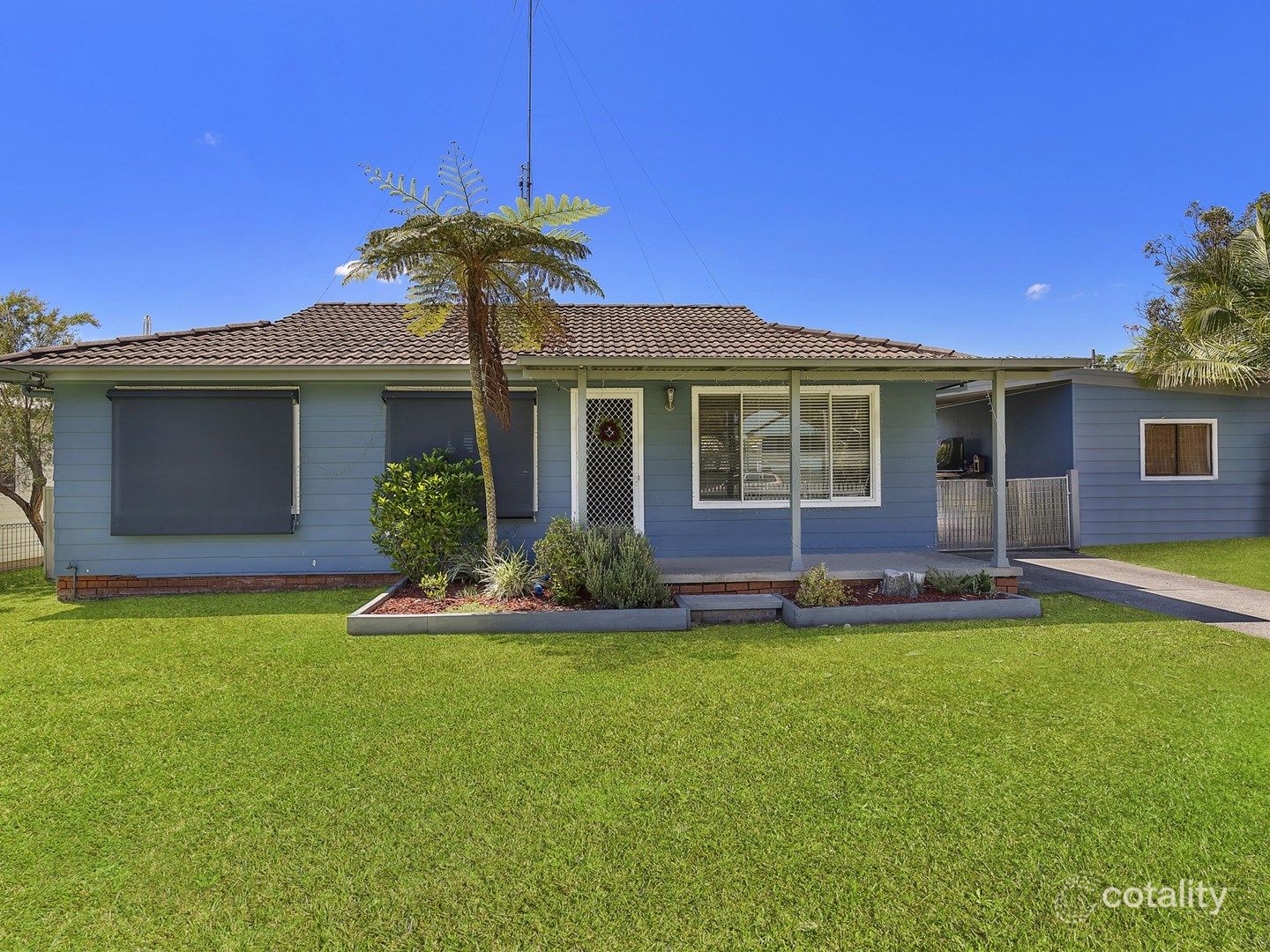 26 Warwick Ave, Mannering Park, NSW 2259