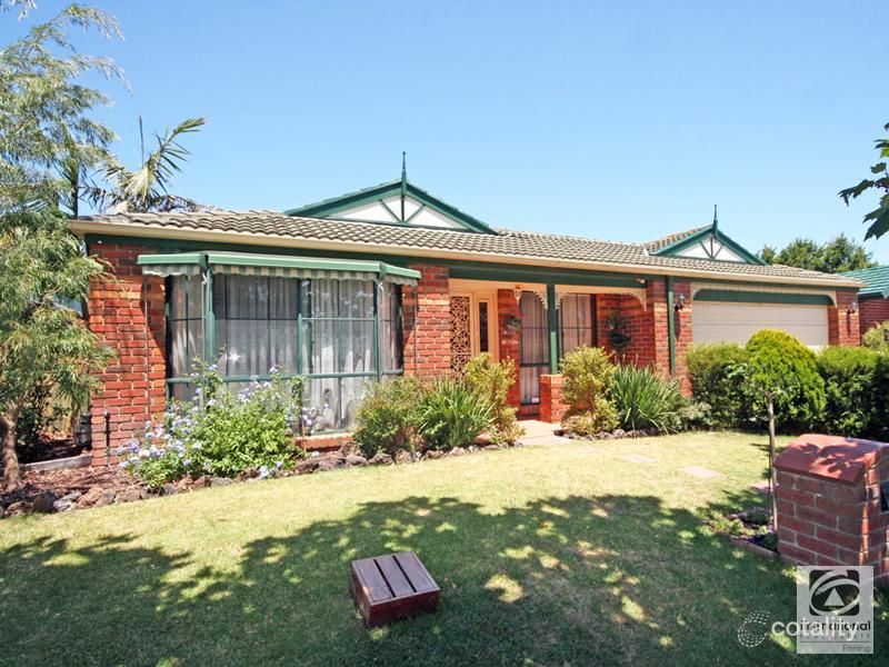 7 Linda Dr, Cranbourne West, VIC 3977