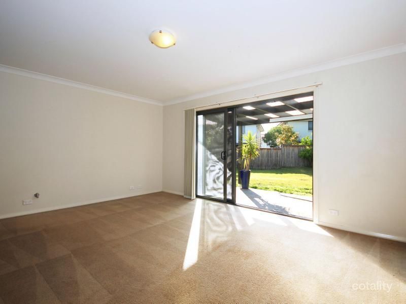 69 Northampton Dr, Glenfield, NSW 2167