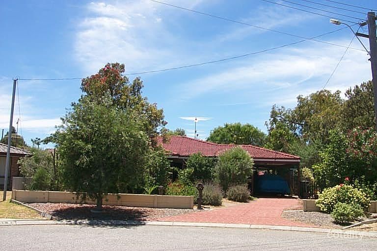 15 Perriam Cl, Parmelia, WA 6167