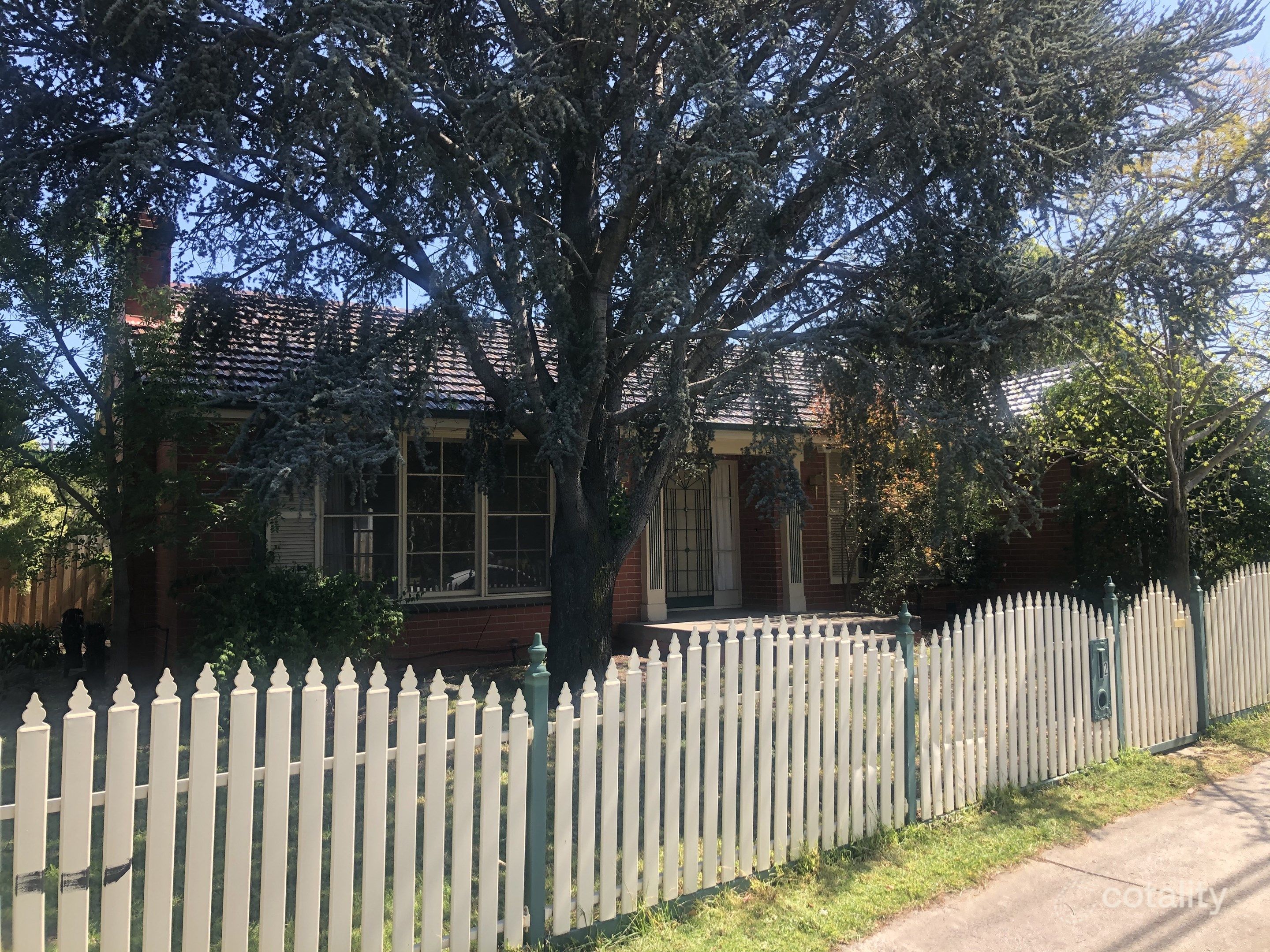 2 Fawkner Cres, Keilor East, VIC 3033