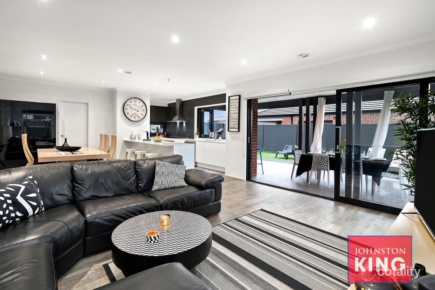 4 Pickerel Ave, Clyde North, VIC 3978