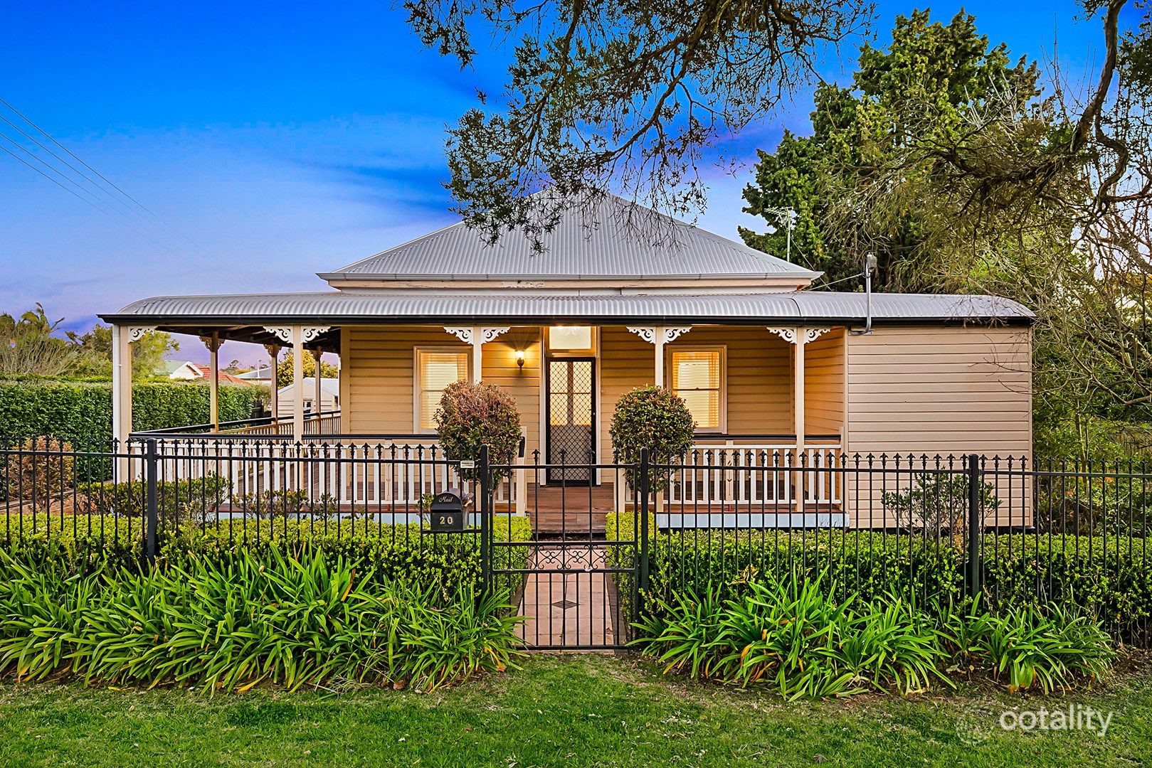 20 Gentle St, North Toowoomba, QLD 4350