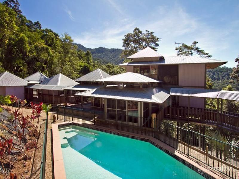 30-32 Chatham Tce, Smithfield, QLD 4878