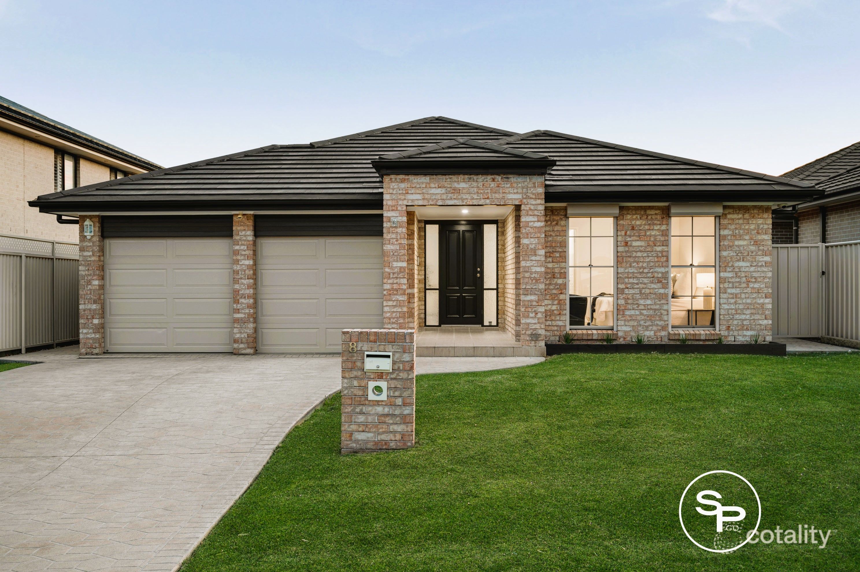 8 Wauchope Rd, Carnes Hill, NSW 2171