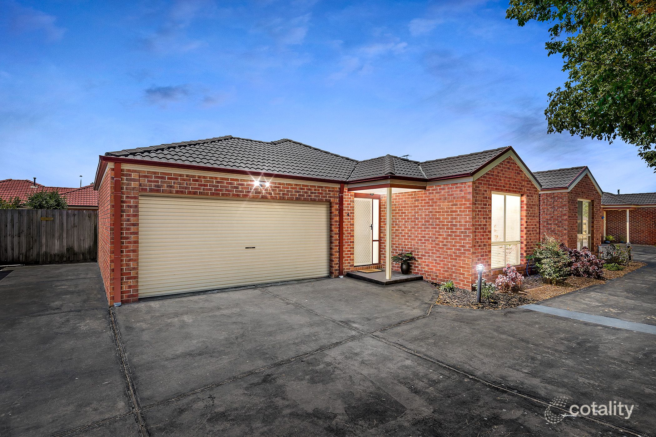 4/13 Linmac Dr, Hampton Park, VIC 3976