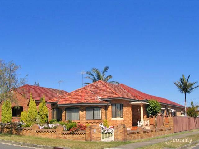 15 Lee Ave, Beverly Hills, NSW 2209