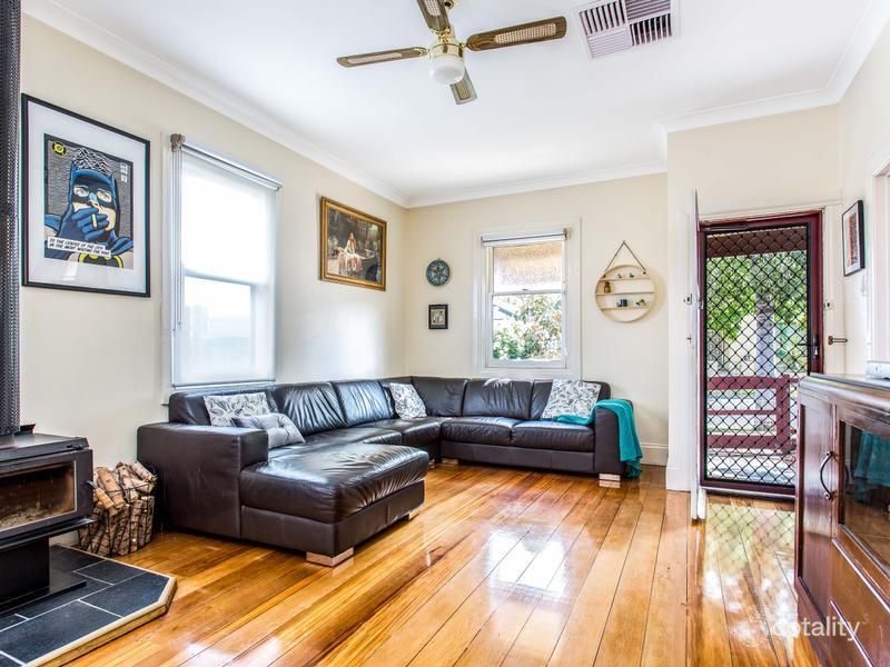 18 Mary St, Ethelton, SA 5015