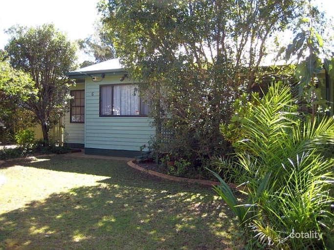 6 Campbell St, Scarborough, QLD 4020