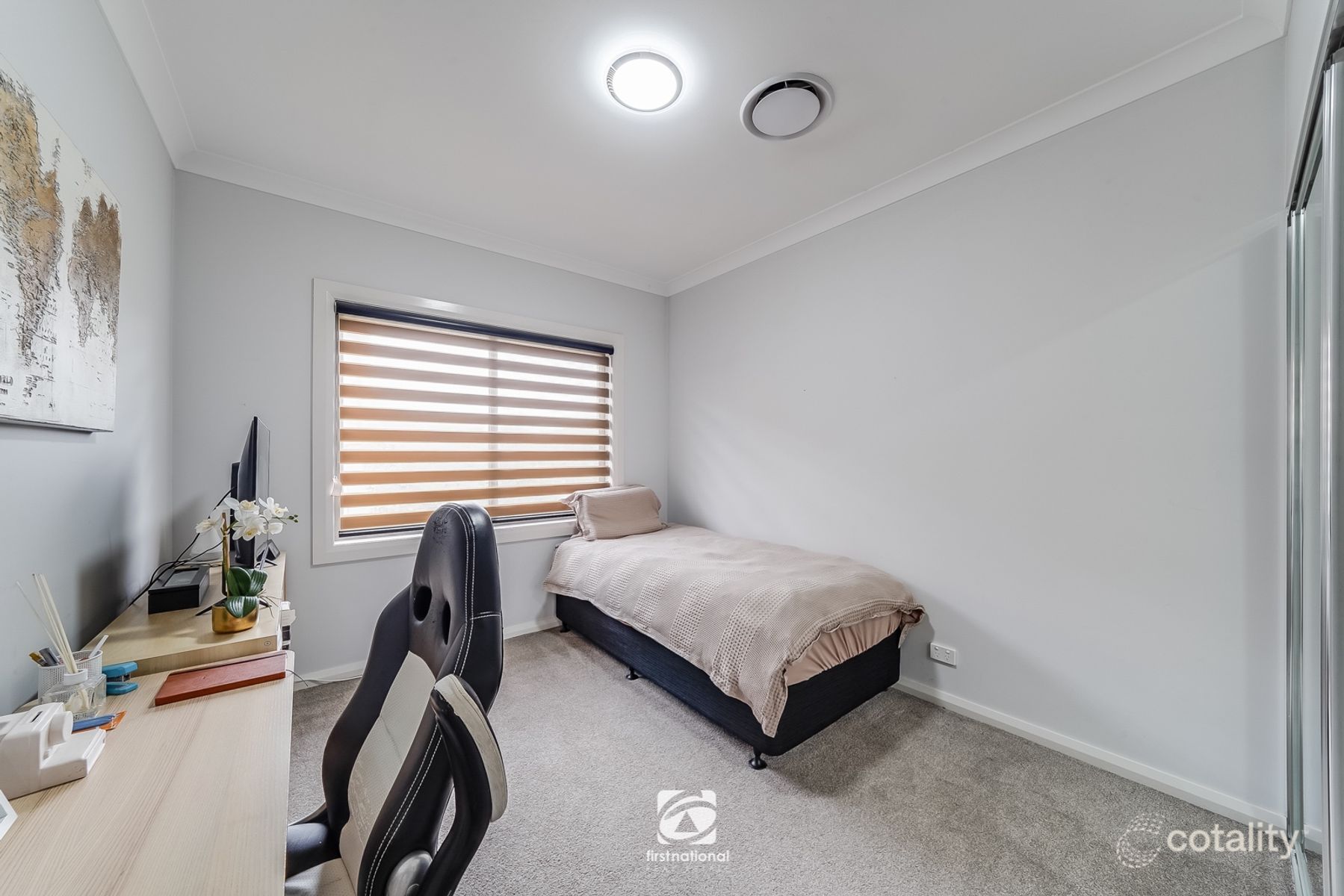 76 Castlemaine Cct, Harrington Park, NSW 2567
