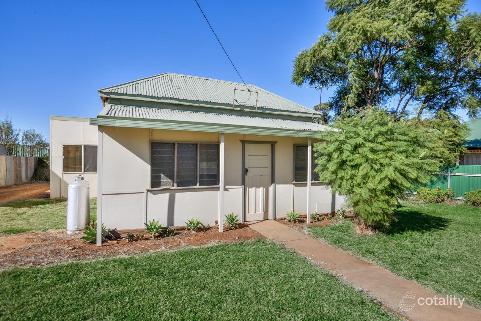 13 Hanbury St, Kalgoorlie, WA 6430