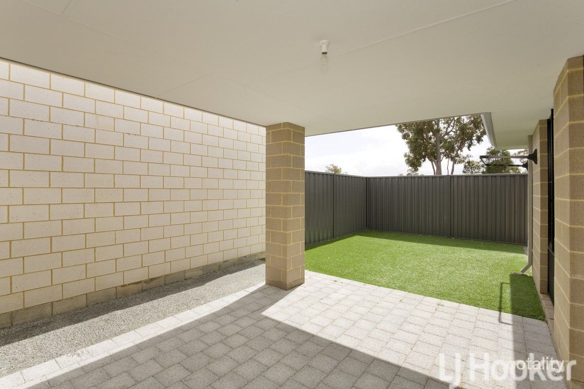 104 Lakewood Pkwy, Coodanup, WA 6210