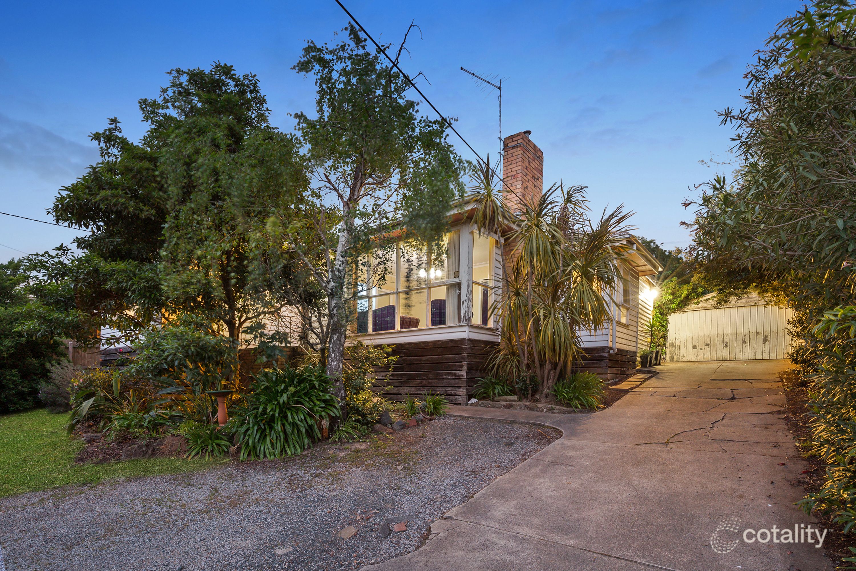 24 Roberts St, Ferntree Gully, VIC 3156