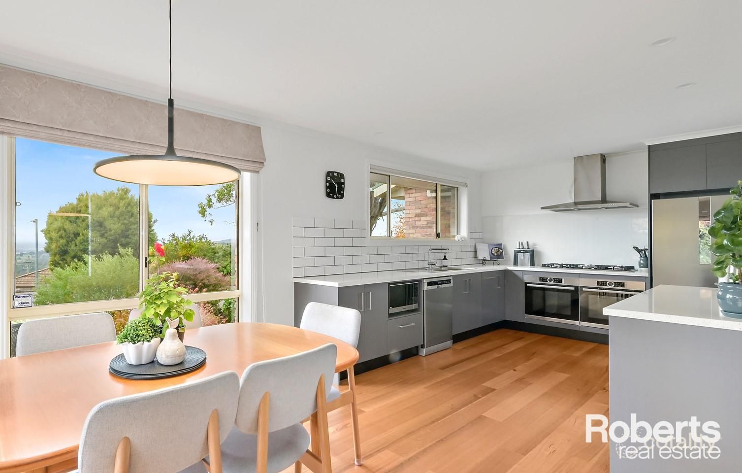 14 Pleasant Hills Dr, Grindelwald, TAS 7277