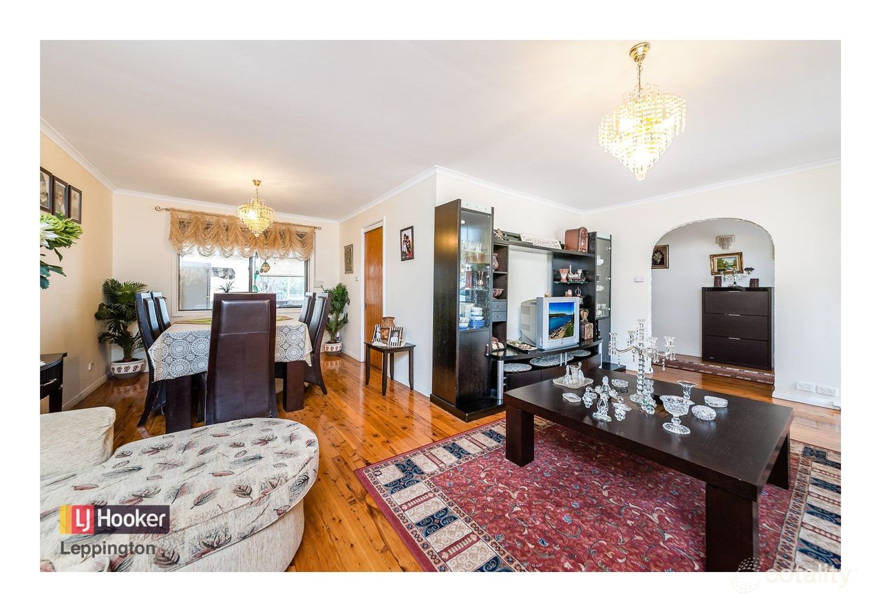 4 Lakewood Cres, Casula, NSW 2170