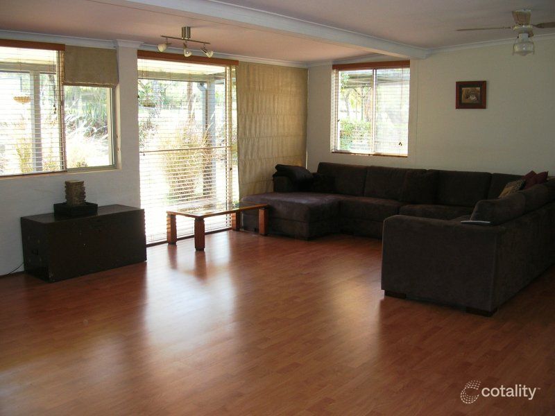5 Siesta, Camira, QLD 4300