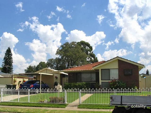 3 Gambier St, Bossley Park, NSW 2176