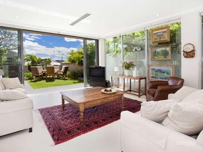 5 Undercliff Rd, Freshwater, NSW 2096