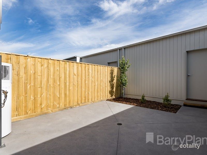 35 Villager St, Cranbourne East, VIC 3977