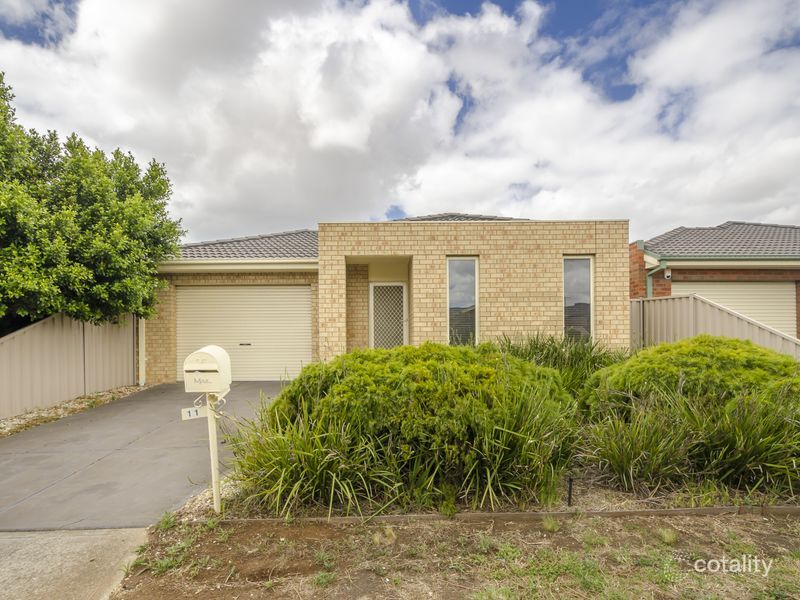11 Licodia Ave, Point Cook, VIC 3030