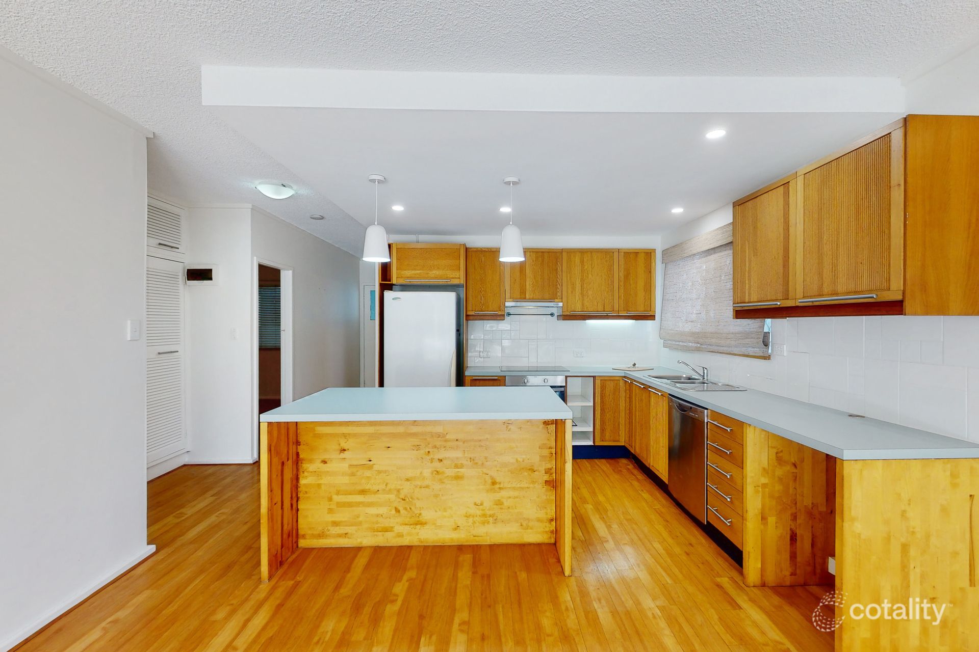 1/6 Hill Ave, Burleigh Heads, QLD 4220