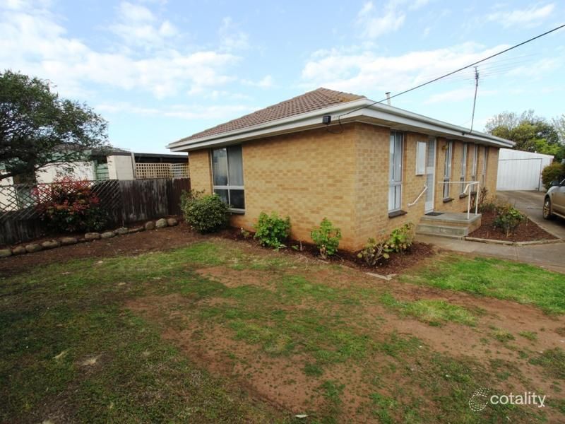 136 Coburns Rd, Melton, VIC 3337