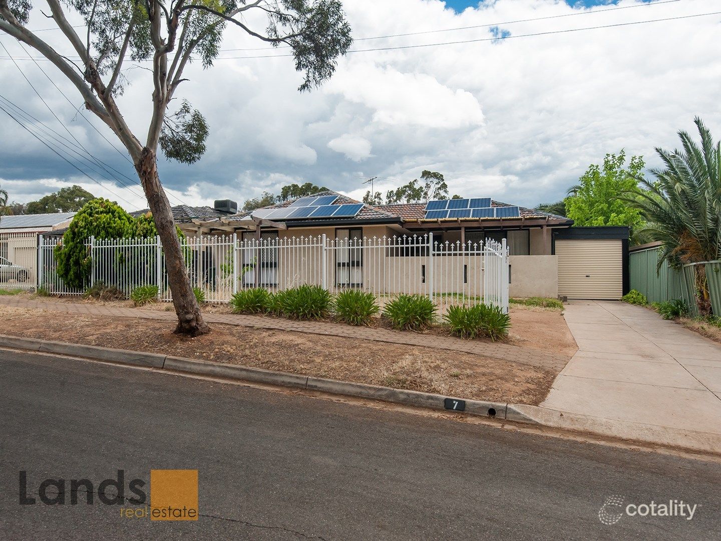 7 Campbell Dr, Para Hills, SA 5096