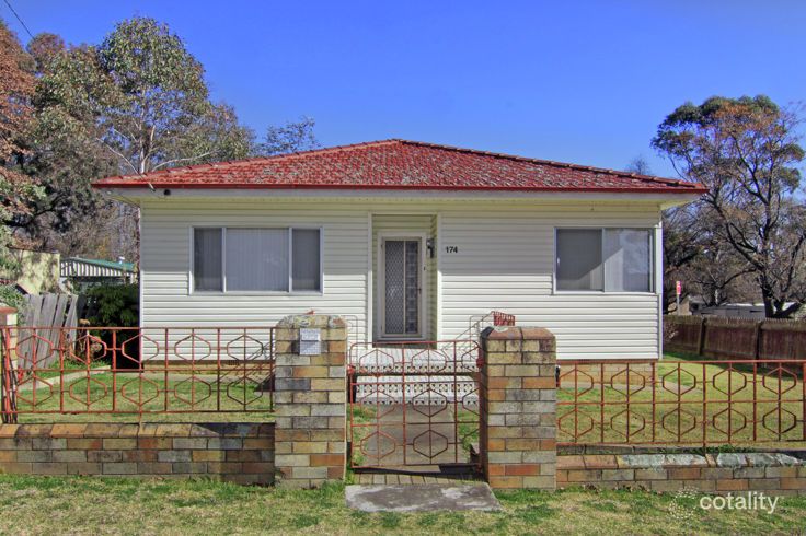 174 Chapel St, Armidale, NSW 2350