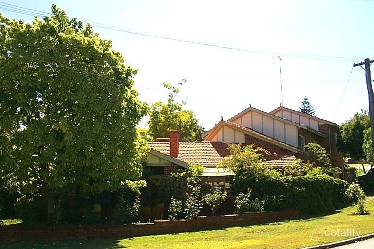 22 Melrose Cres, Menora, WA 6050