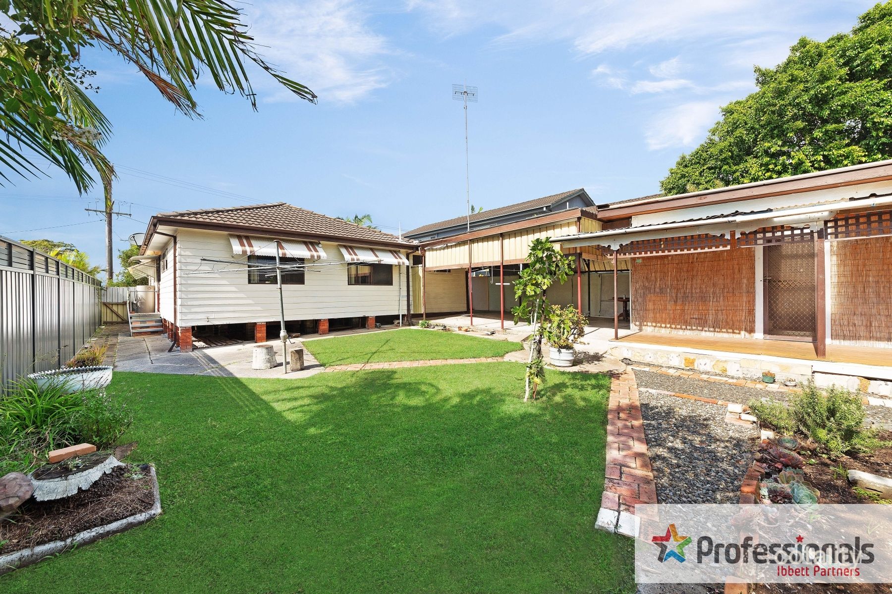 15 Glendale St, Gorokan, NSW 2263
