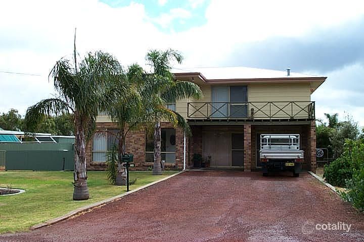 4 Henry St, Little Grove, WA 6330