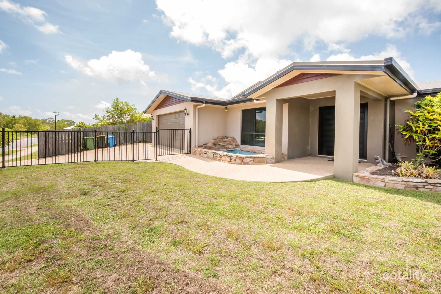 1 Hawkins St, Bucasia, QLD 4750
