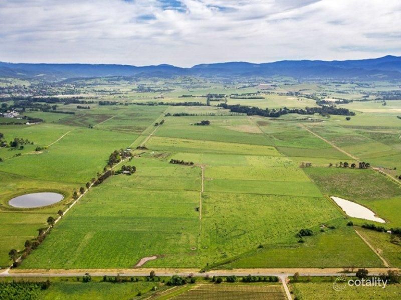 28-30 St Huberts Rd, Yering, VIC 3770