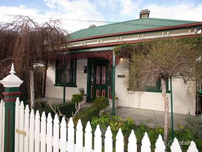 24 Mantell St, Moonee Ponds, VIC 3039
