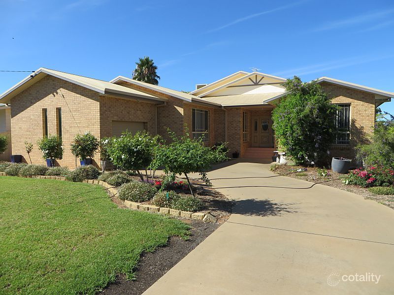 2 School St, Hanwood, NSW 2680