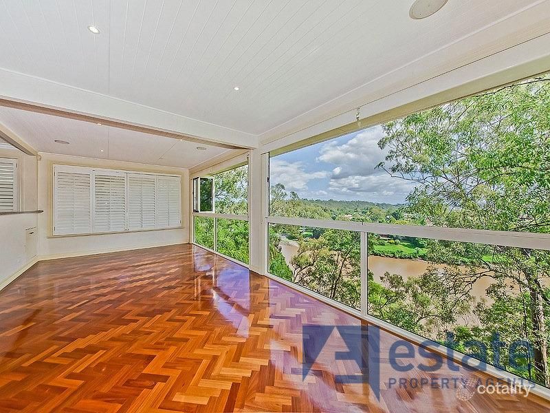 1 Dewar Tce, Sherwood, QLD 4075