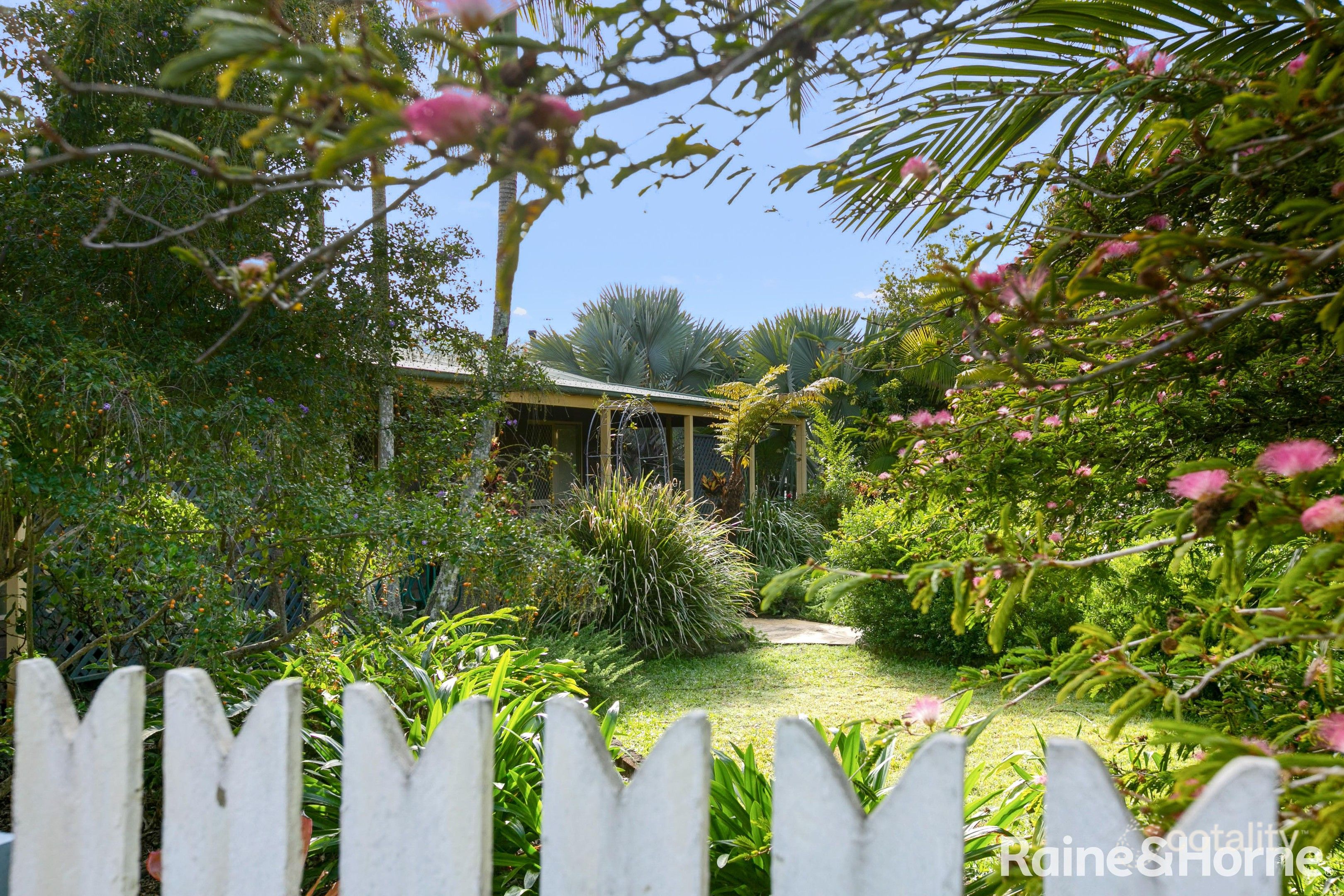 24 Nautilus Dr, Cooloola Cove, QLD 4580