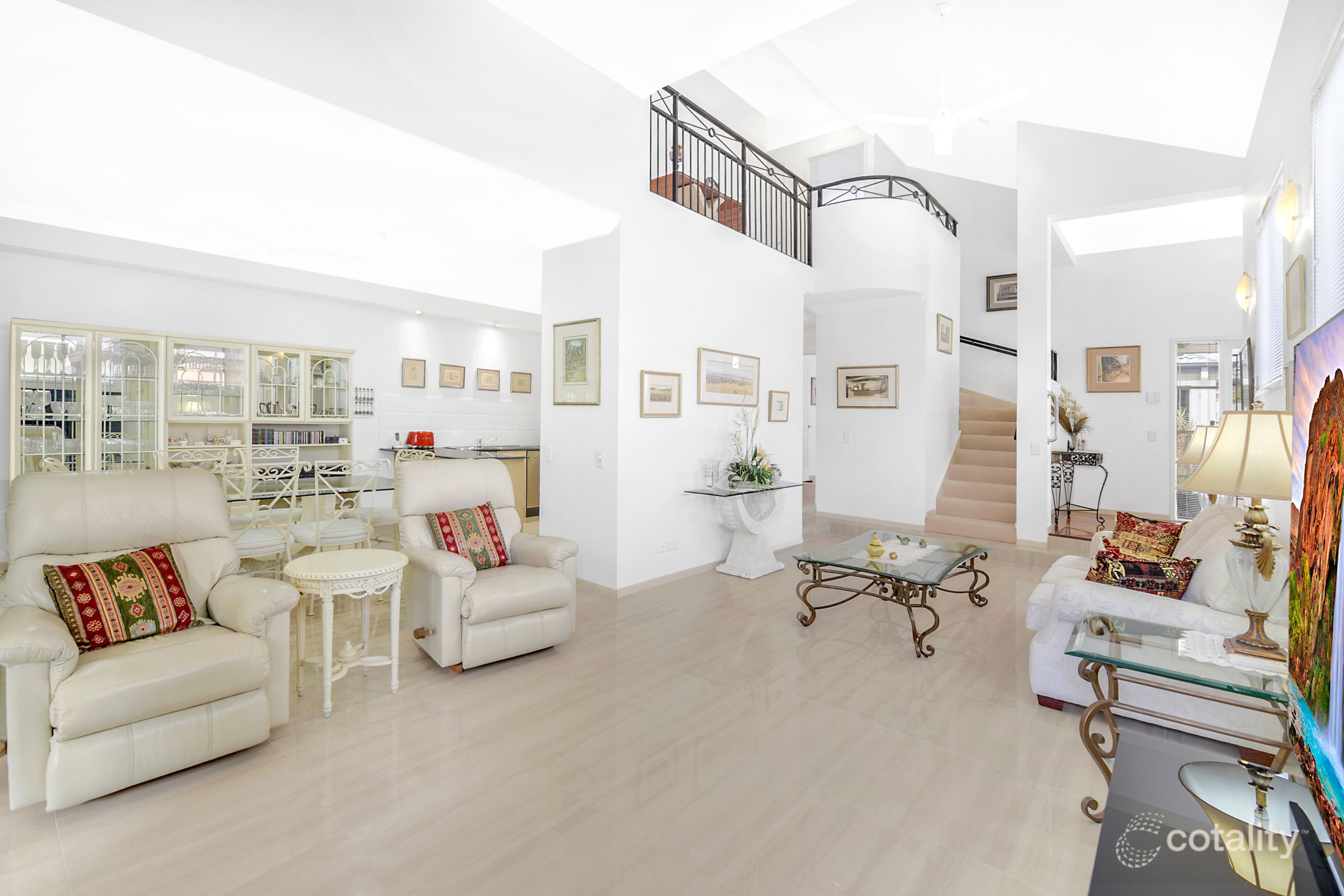 27/2 Bronberg Ct, Southport, QLD 4215