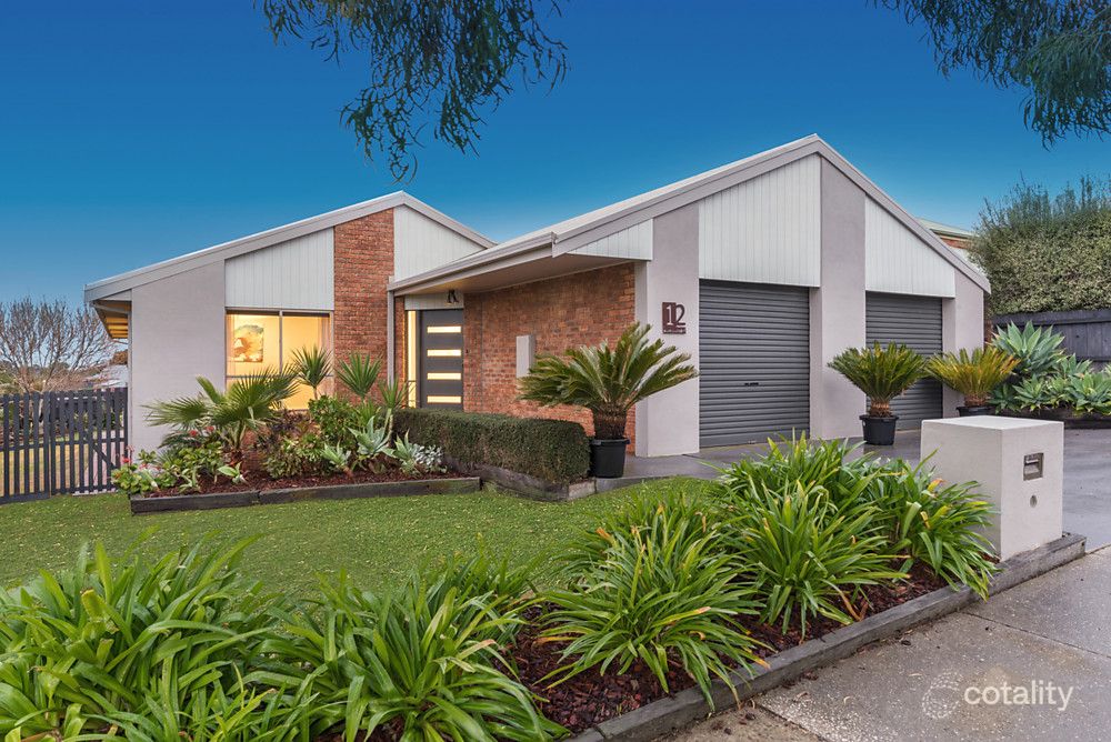 12 Burgundy Dr, Waurn Ponds, VIC 3216