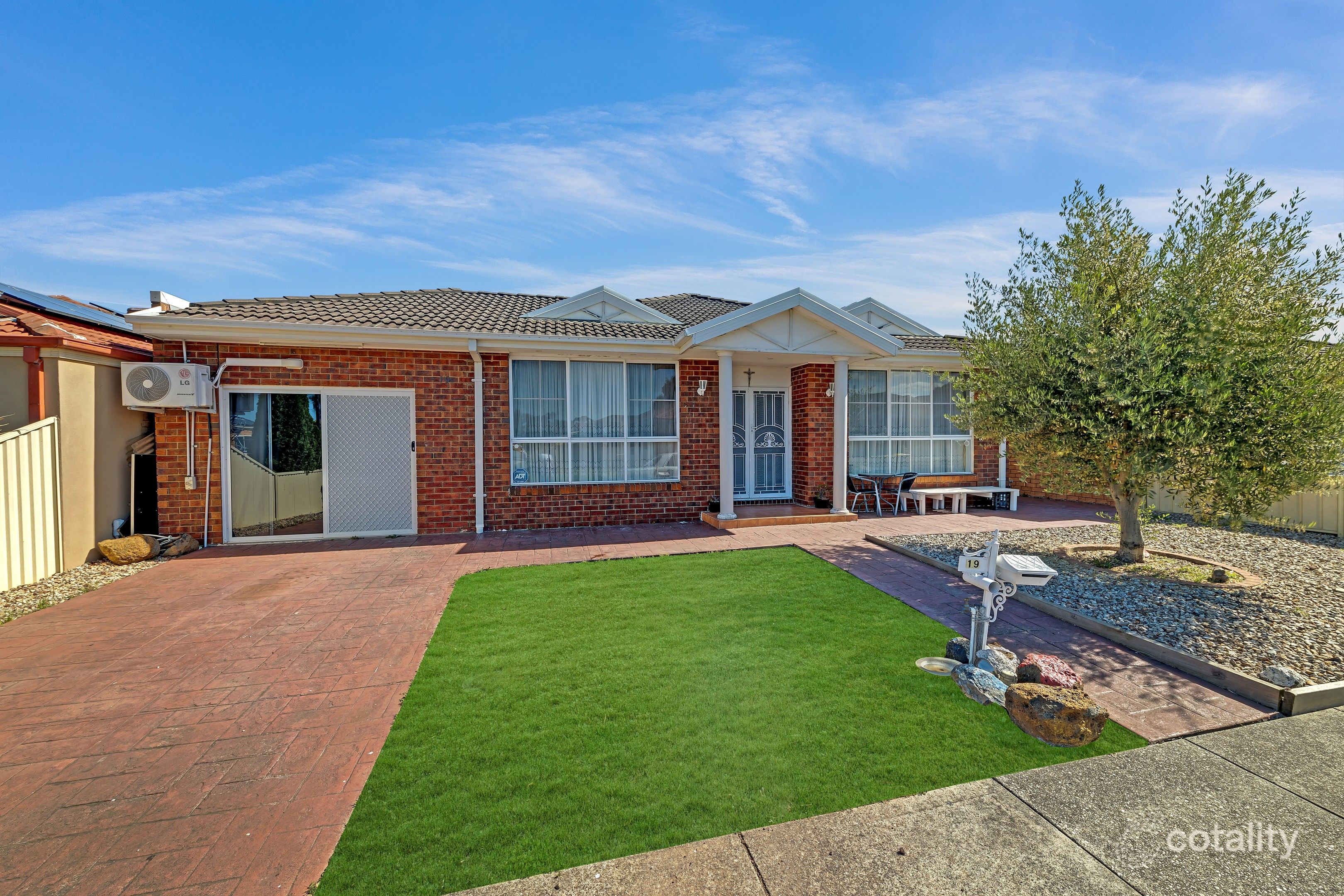 19 Thames Way, Roxburgh Park, VIC 3064