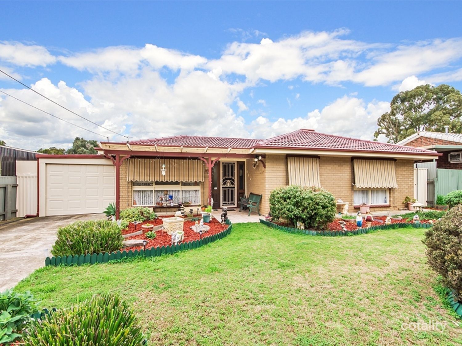 10 Hammond Ave, Morphett Vale, SA 5162
