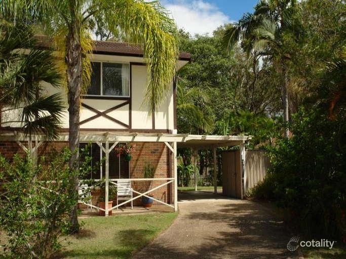 2/17 Eurimbula Ct, Paradise Point, QLD 4216