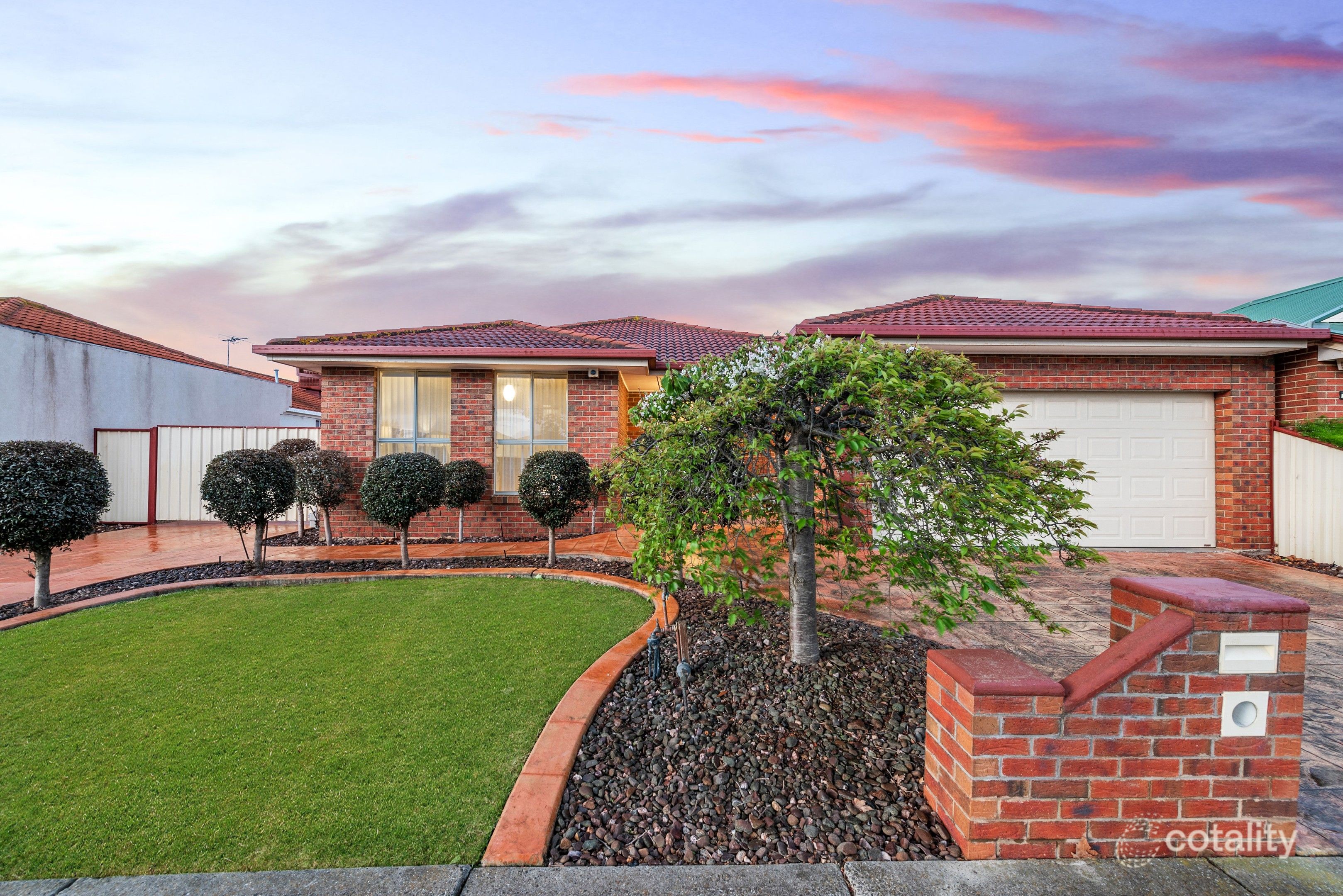 11 Wattle Valley Dr, Hillside, VIC 3037