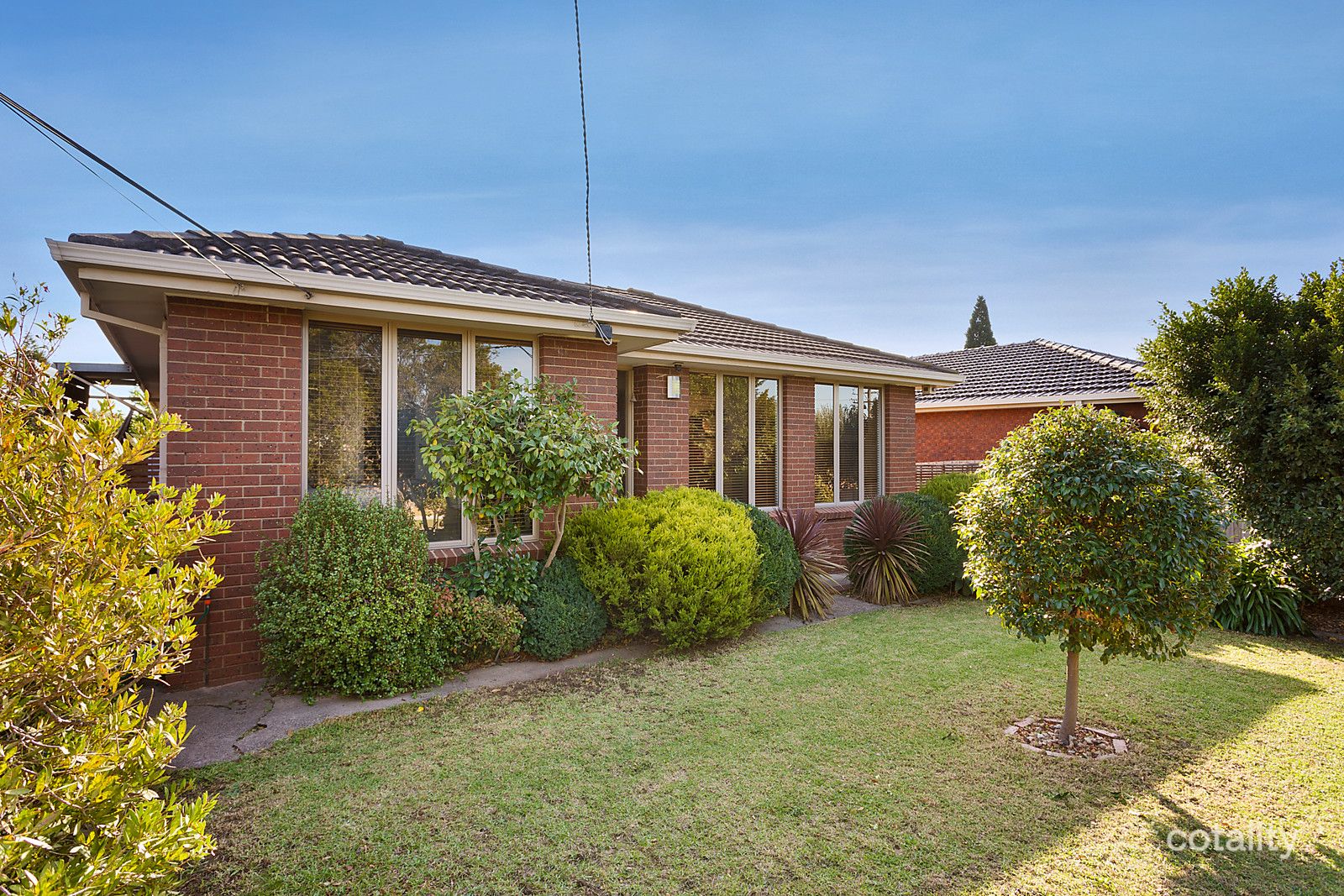 27 Moira Ave, Reservoir, VIC 3073