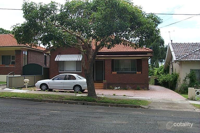 35 Seymour Pde, Belfield, NSW 2191