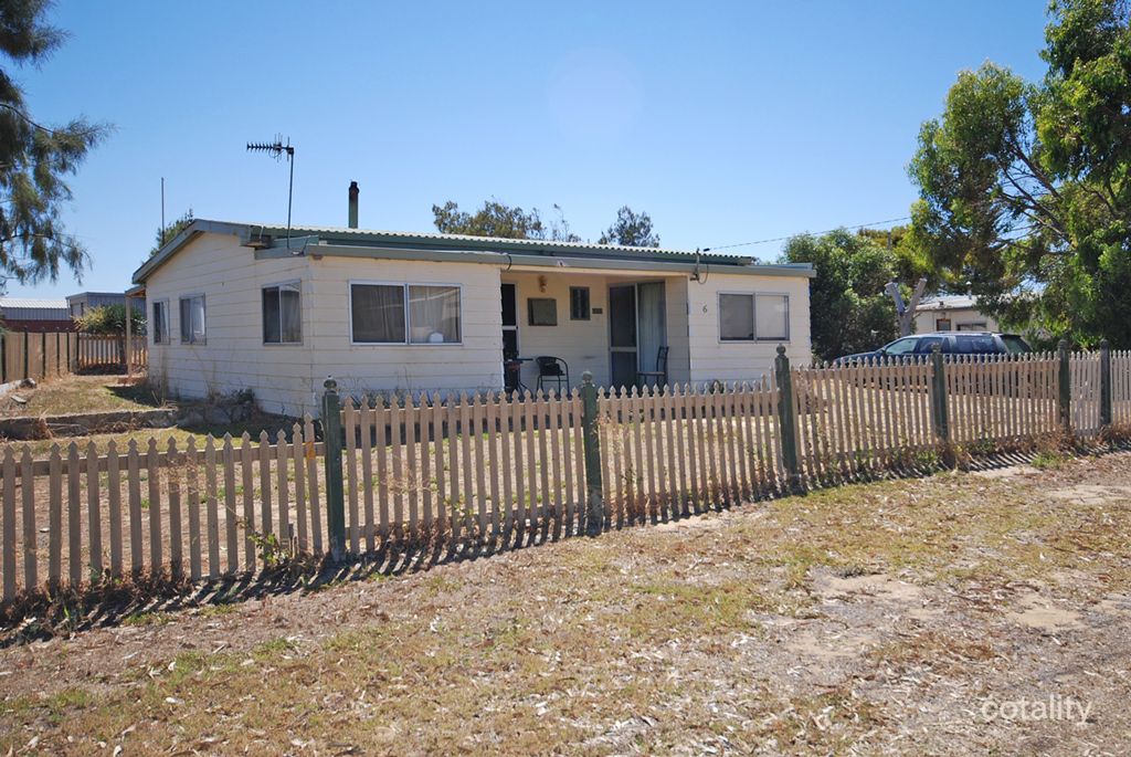 6 Bryant St, Green Head, WA 6514
