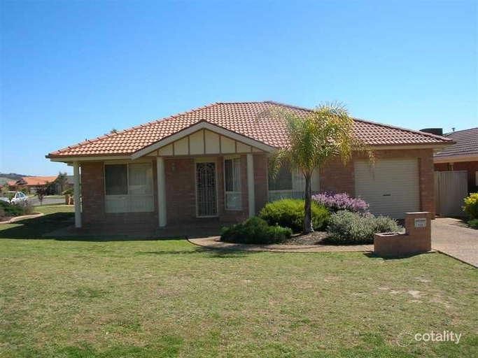 5 Paldi Cres, Glenfield Park, NSW 2650