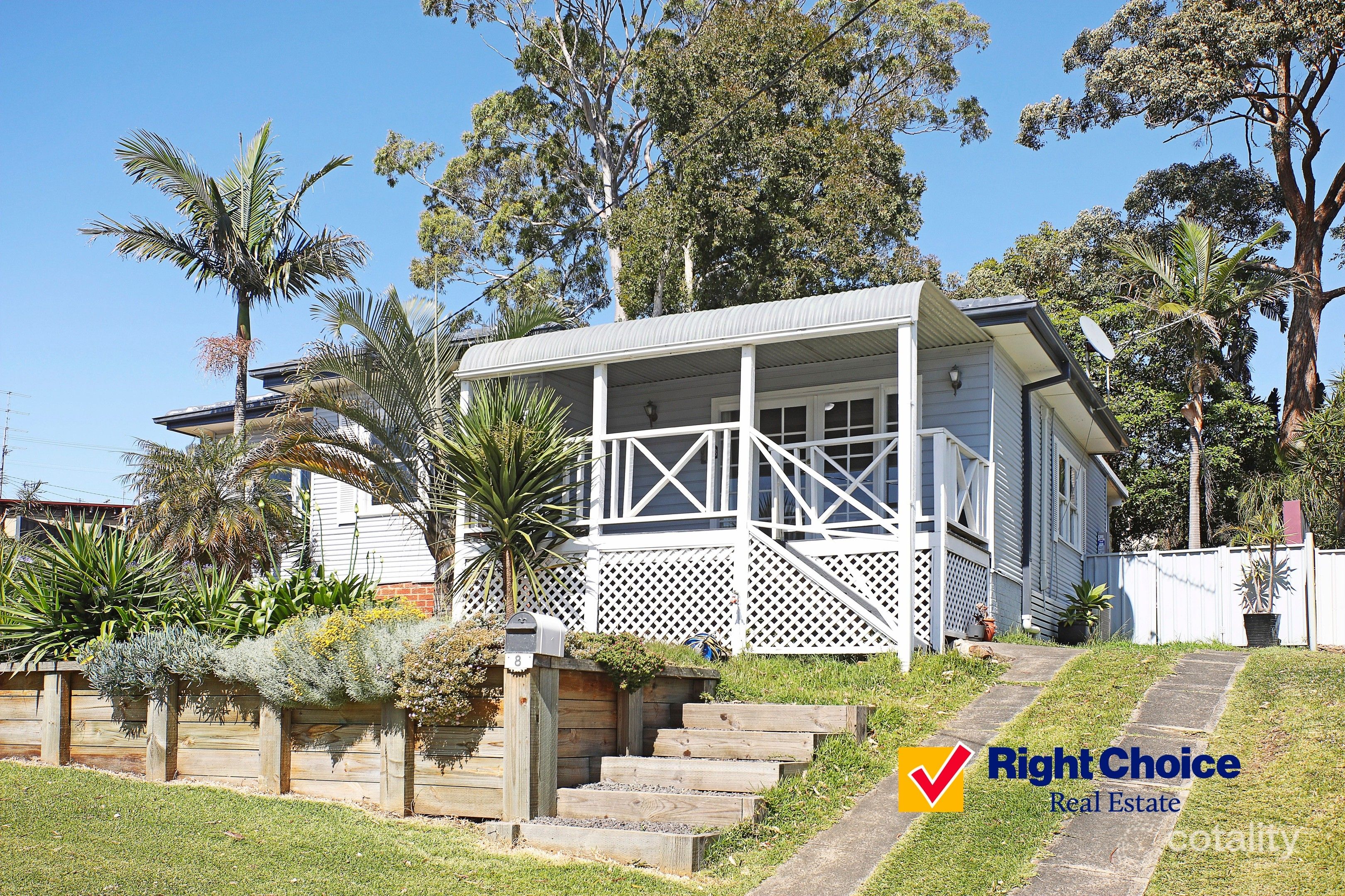 8 Baker Pl, Mount Warrigal, NSW 2528