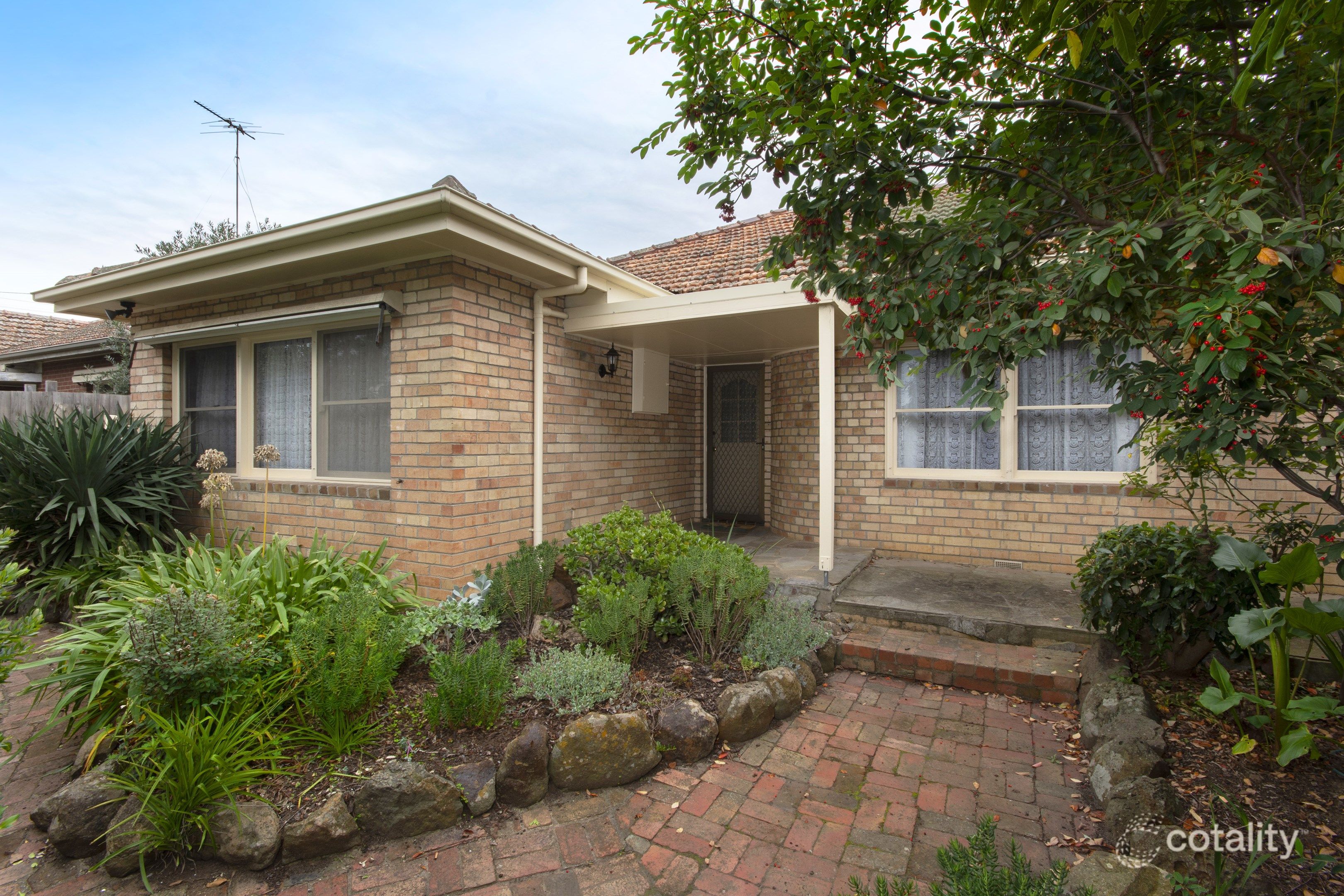 2 Kendall Cl, Hamlyn Heights, VIC 3215